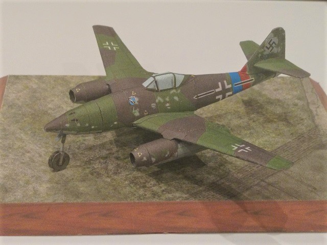 1100 Messerschmitt Me 262 Green 4 Paper Model Ecardmodels