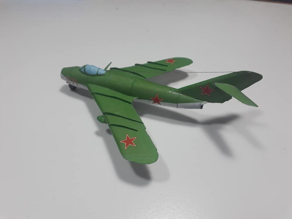 MiG-17 Mikoyan-Gurevich Fighter Aircraft 1951 Year 1/100 Scale Model with Stand 