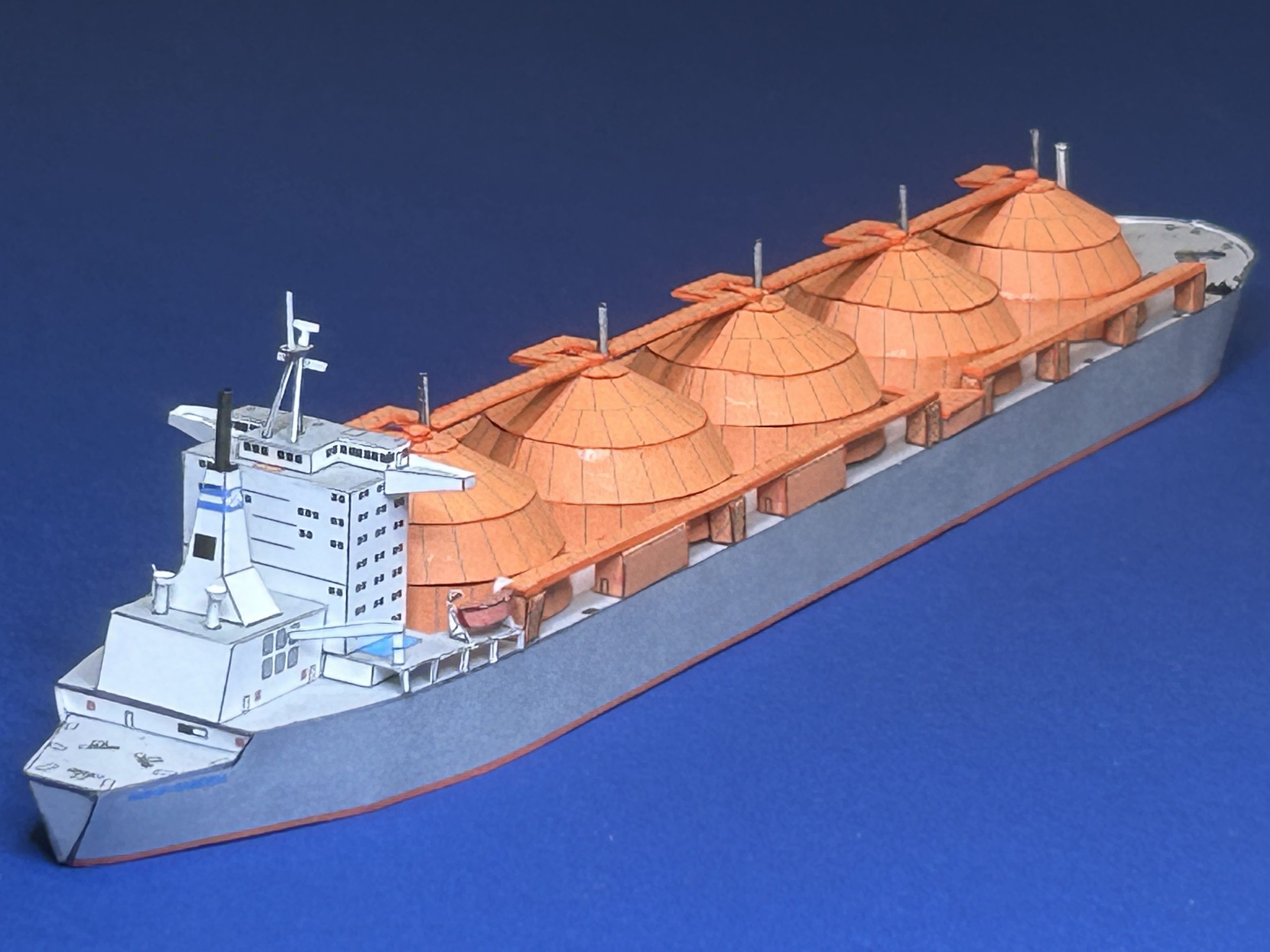 1/1250 LNG Tanker (Liquefied Natural Gas) HOEGH GANDRIA, Paper Model - Image 4