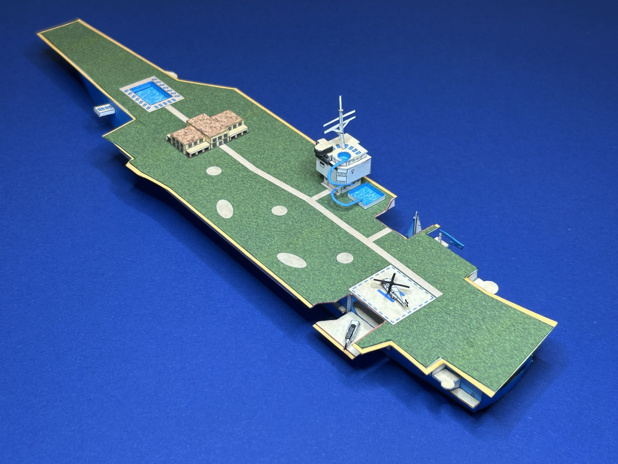 1/1250 Private Carrier Yacht, Paper Model - EcardModels