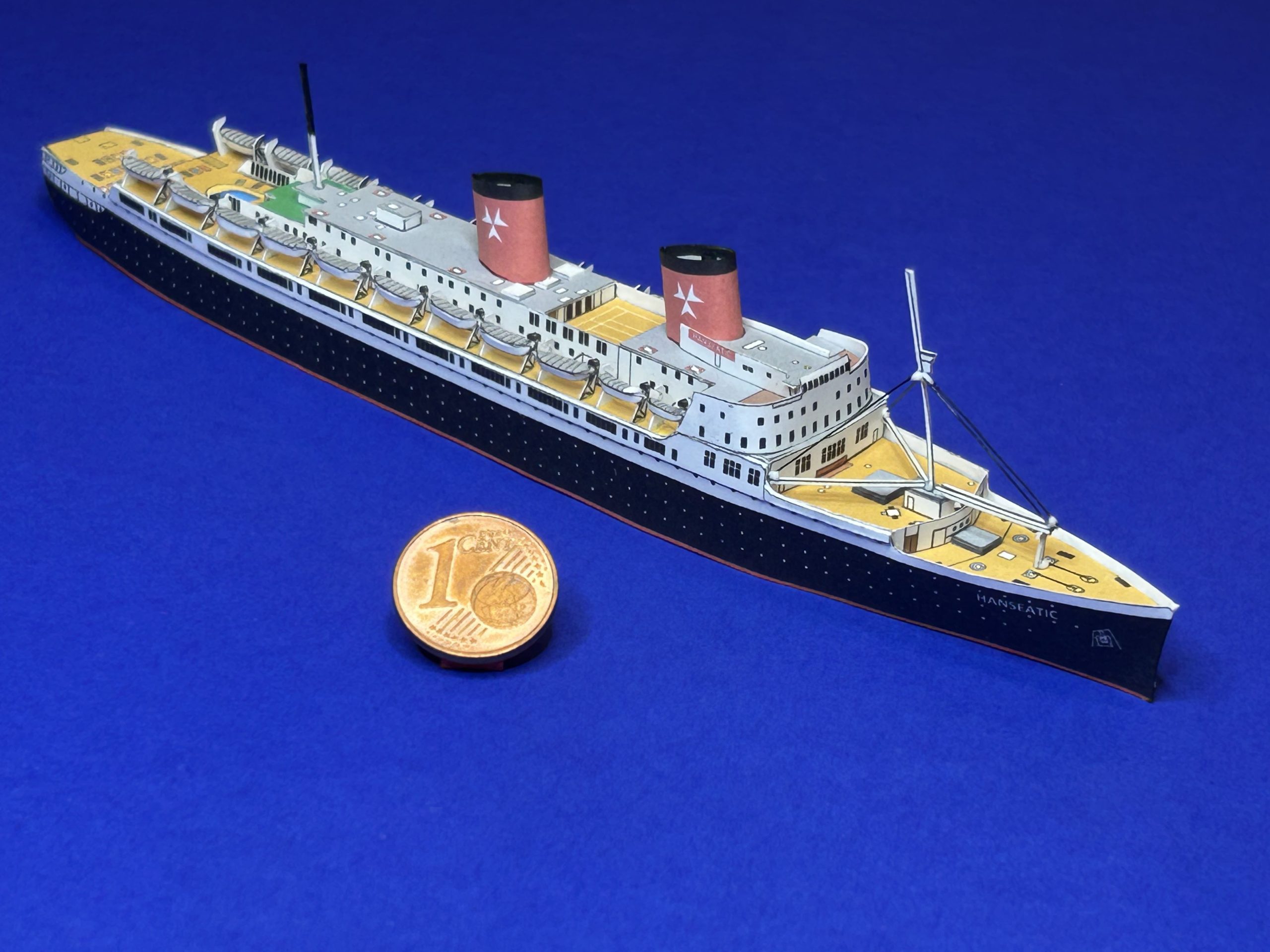 1/1250 German Passenger Ship HANSEATIC, Paper Model - Image 2
