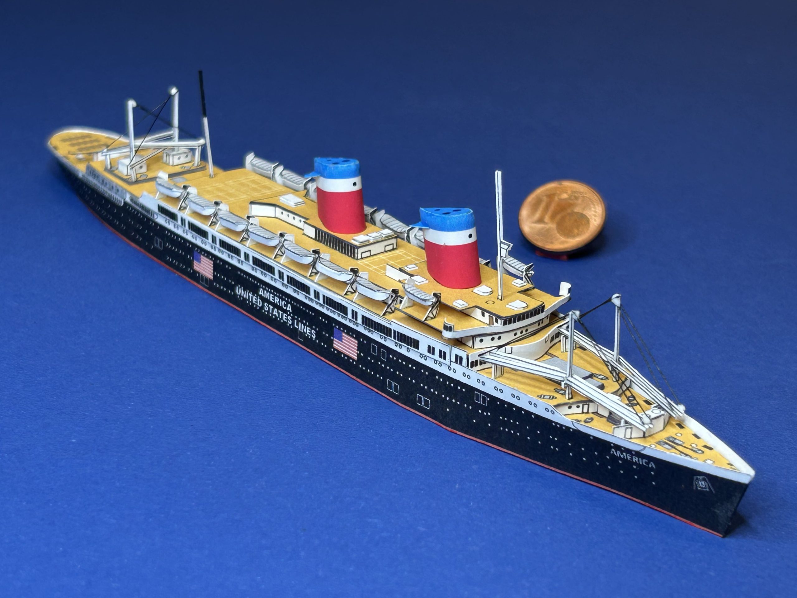 1/1250 US Passenger Ship AMERICA (1940) with lettering on the hull, Paper Model - Image 2